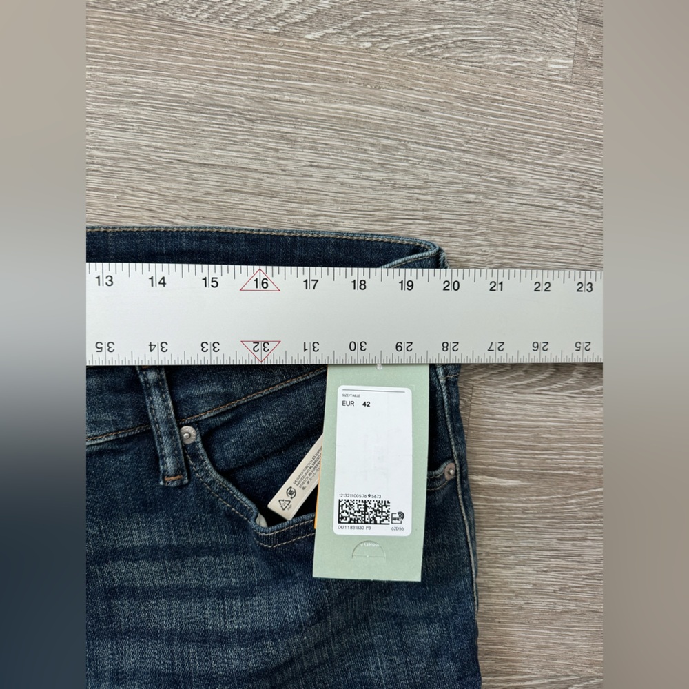 H&M NWT Men Slim Fit Denim Shorts Dark Wash Size 42 Roll Up Details - Picture 9 of 10